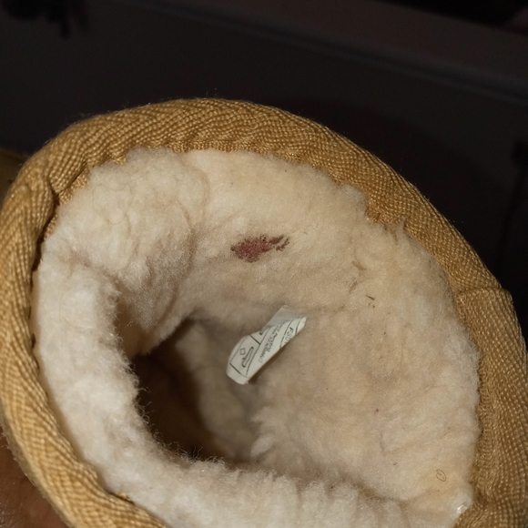 Toddler size uggs - Picture 6 of 6